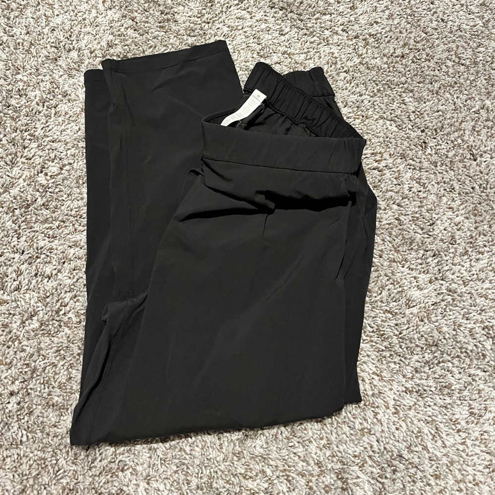 Lululemon pants size 8 cropped